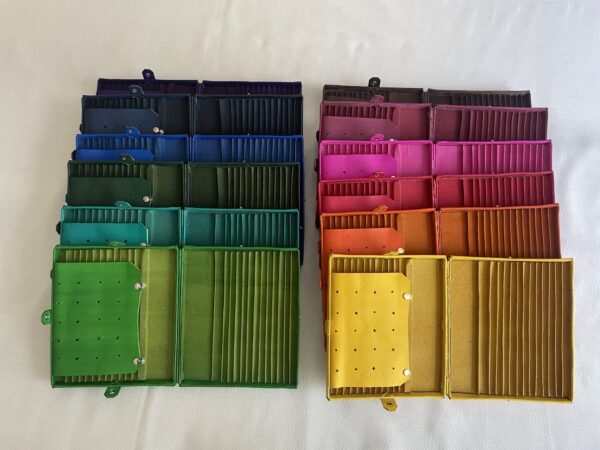 Estuche de cuero para 24 lápices de madera - material Waldorf en A Casa de Maria Vigo