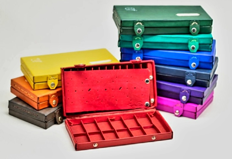 Estuches artesanales de colores