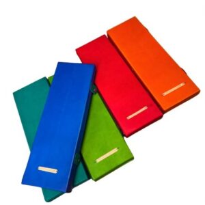 Estuches artesanales de cuero para pinceles en varios colores