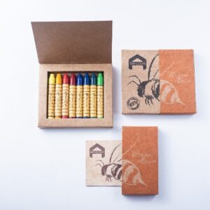 Caja de 8 bastones de cera en colores básicos